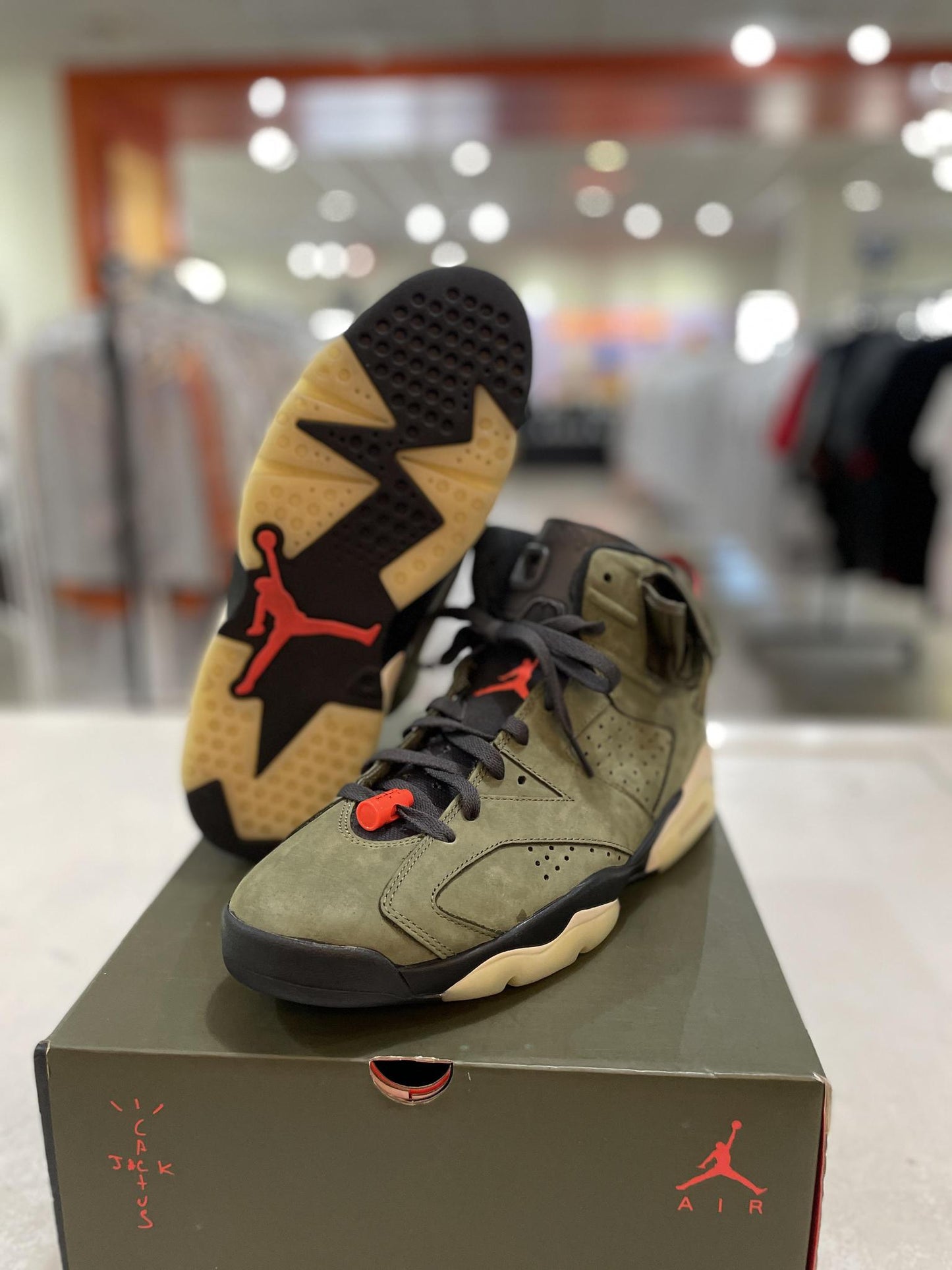 Jordan 6 Retro Travis Scott (Pre-Owned)