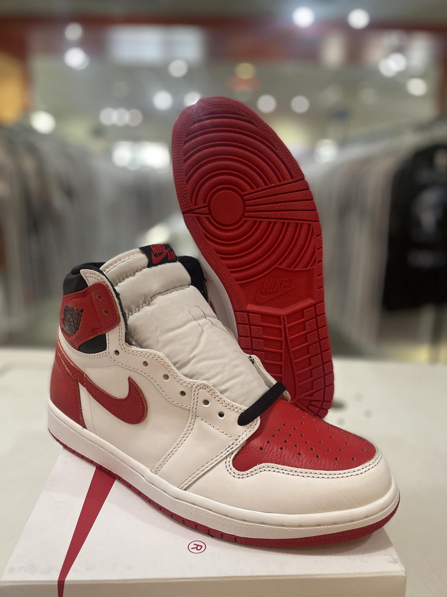 Jordan 1 Retro High OG Heritage (Pre-Owned)