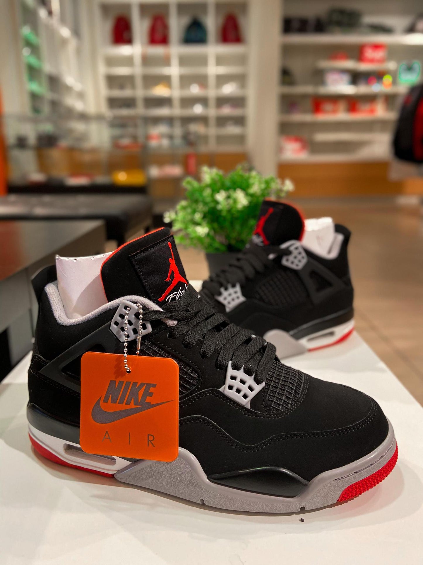 Jordan 4 Retro Bred (2019) PreOwned