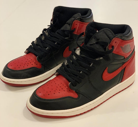 Jordan 1 Retro Bred "Banned" (2016) - 555088 001 (Pre-Owned)