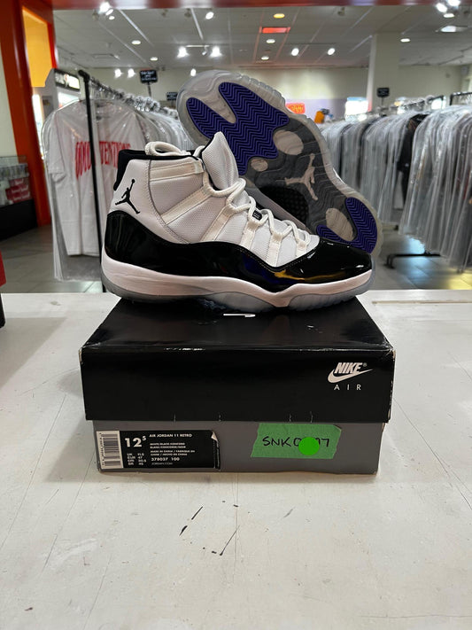 Jordan 11 Retro Concord (2018) - 378037 100 (Pre-Owned)