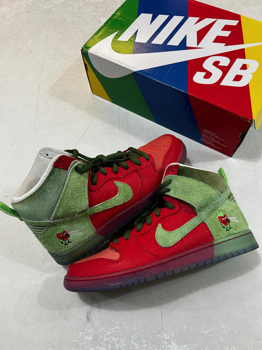Nike SB Dunk High Strawberry Cough (Pre-Owned)