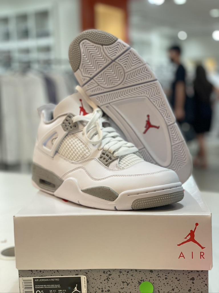 Jordan 4 Retro White Oreo (2021) - CT8527 100 (Pre-Owned)