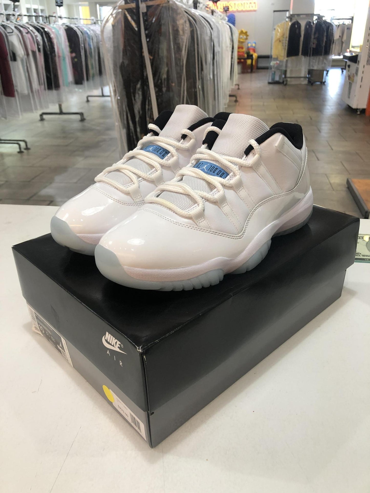 Jordan 11 Retro Low Legend Blue (Pre-owned)